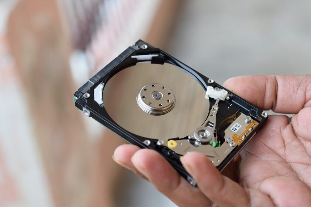 A Comprehensive Comparison: SSD vs. HDD for Laptops